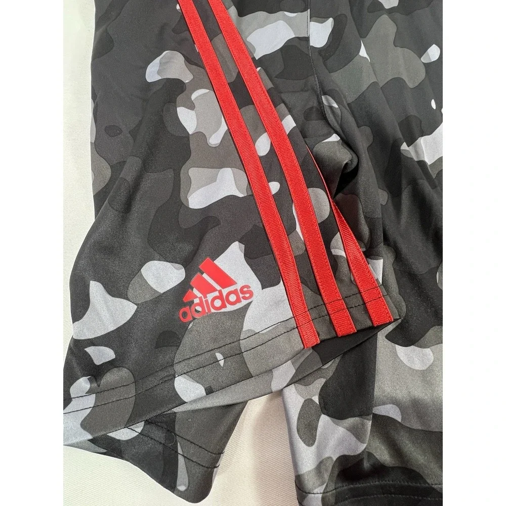 Boys Adidas Athletic‎ Shorts Gray w/ Red Side Stripes-Size XL